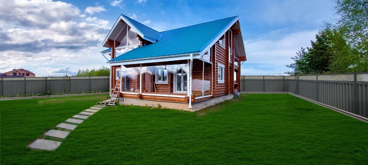 Мягкие окна на веранде загородного дома в Коммунарке